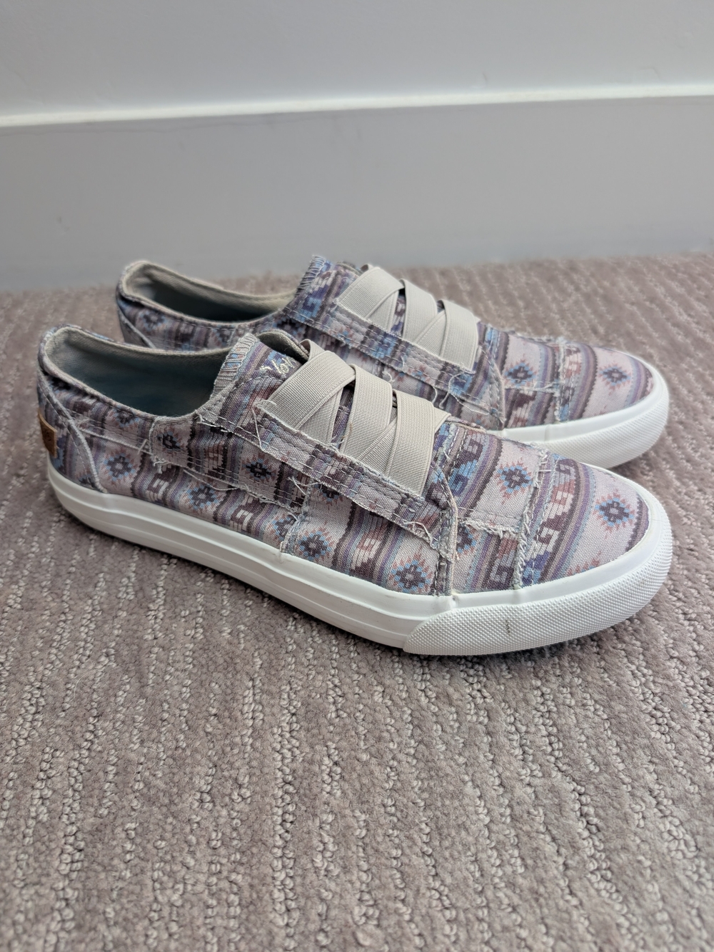 NWOT Women's Purple/Gray Aztec/Southwest Pattern Blowfish Malibu Canvas Sneakers
